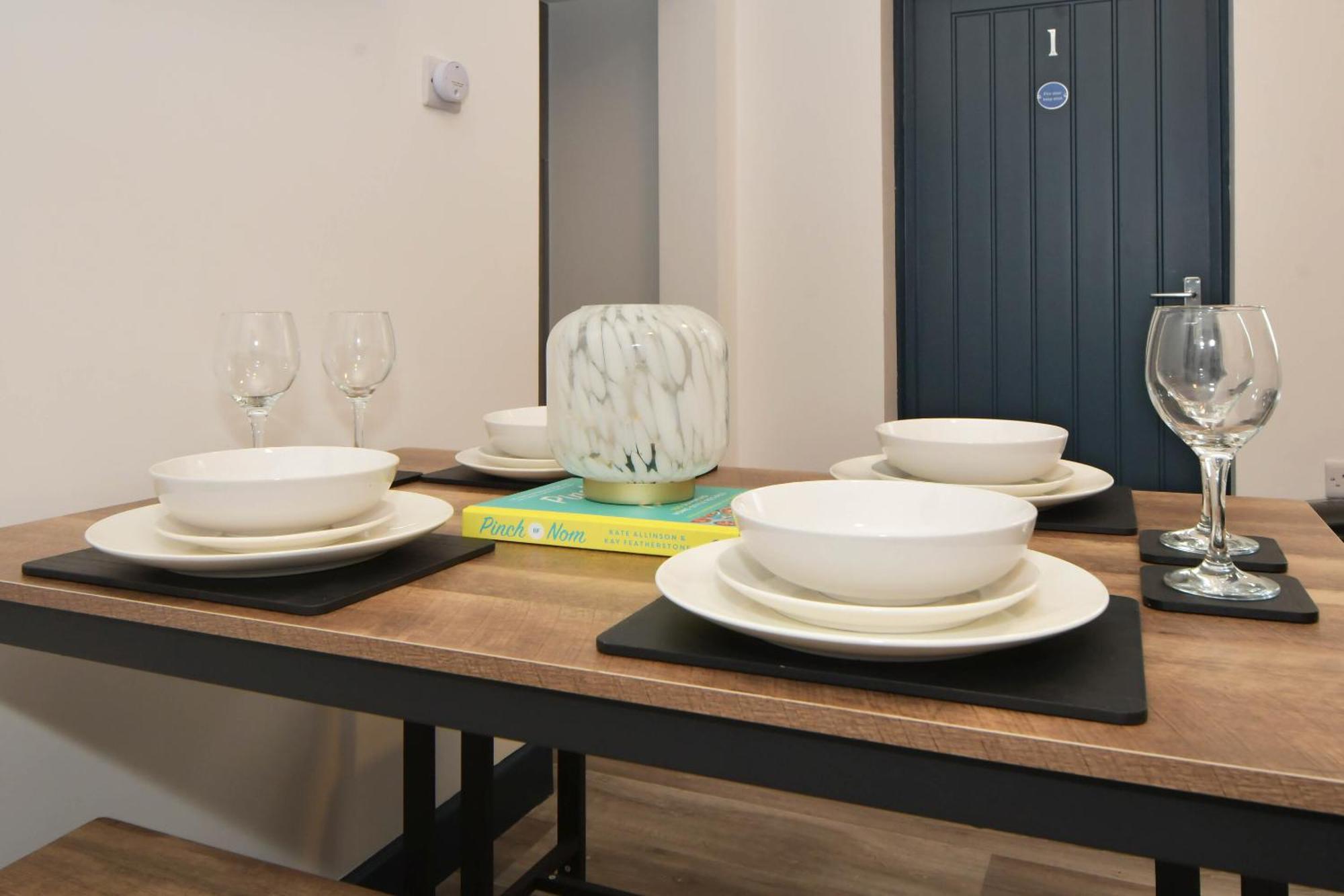 Stay At Shobnall Road Rooms And Studios Burton Eksteriør bilde